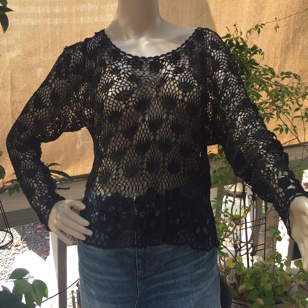 Beautiful Vintage Crochet Shell Sweater Top